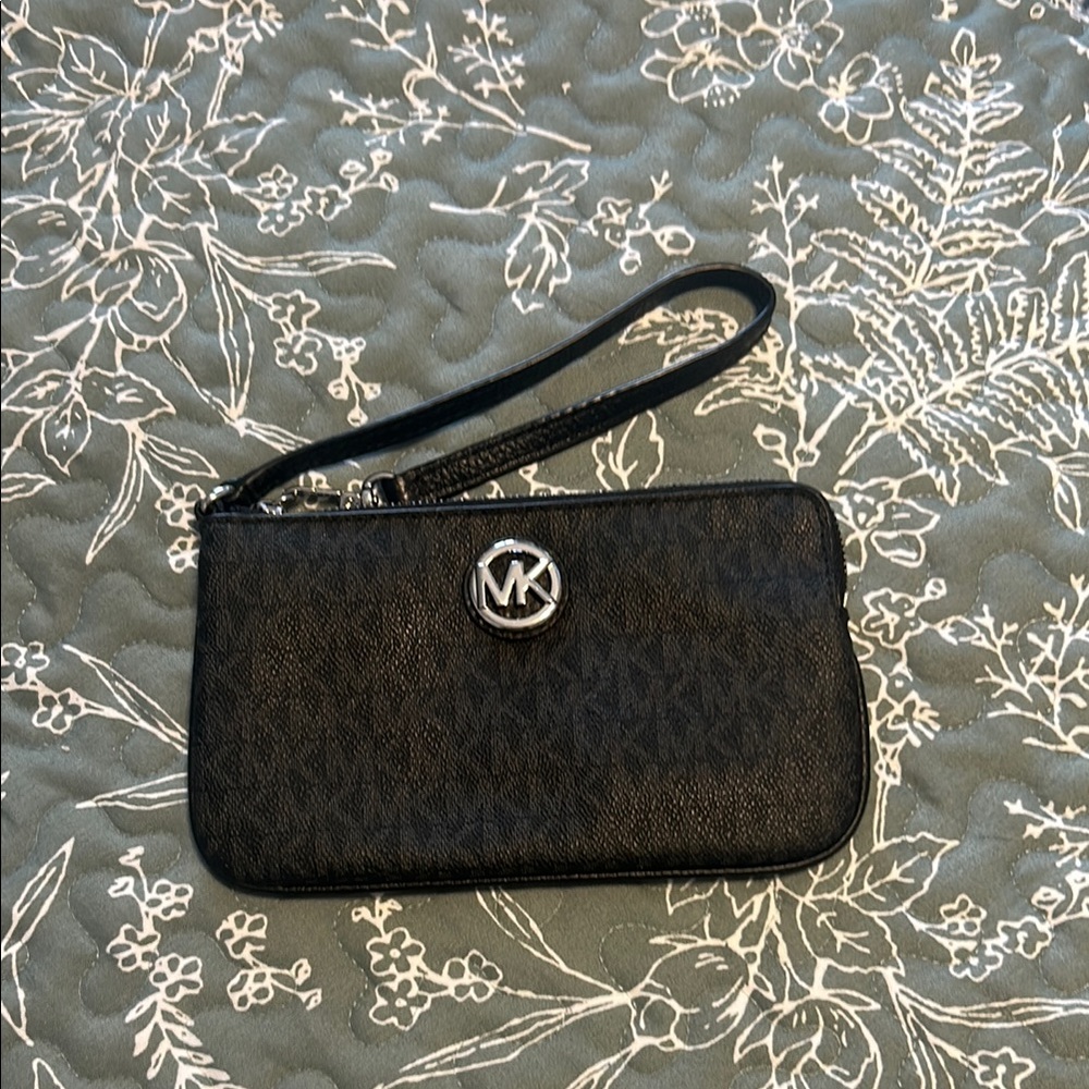 Michael Kors Elegant Black Wristlet